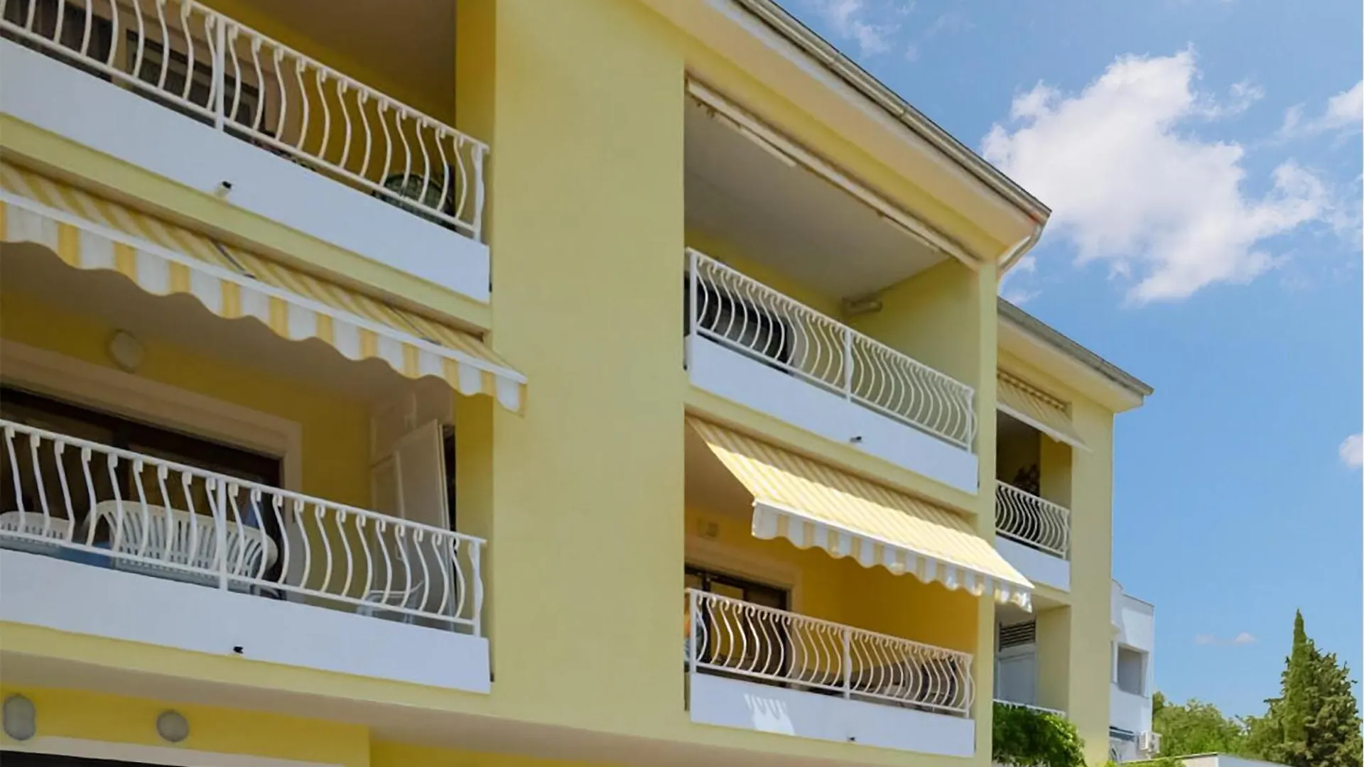 Beautiful Apartment In Krk With Kitchen location